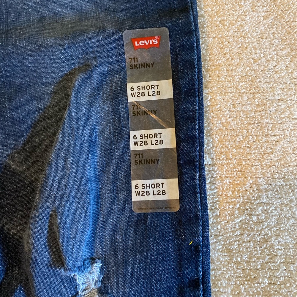 Levi 711 women’s jeans
